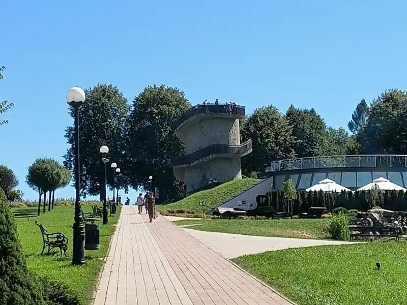 Ogrody sensoryczne Muszyna wieza widokowa